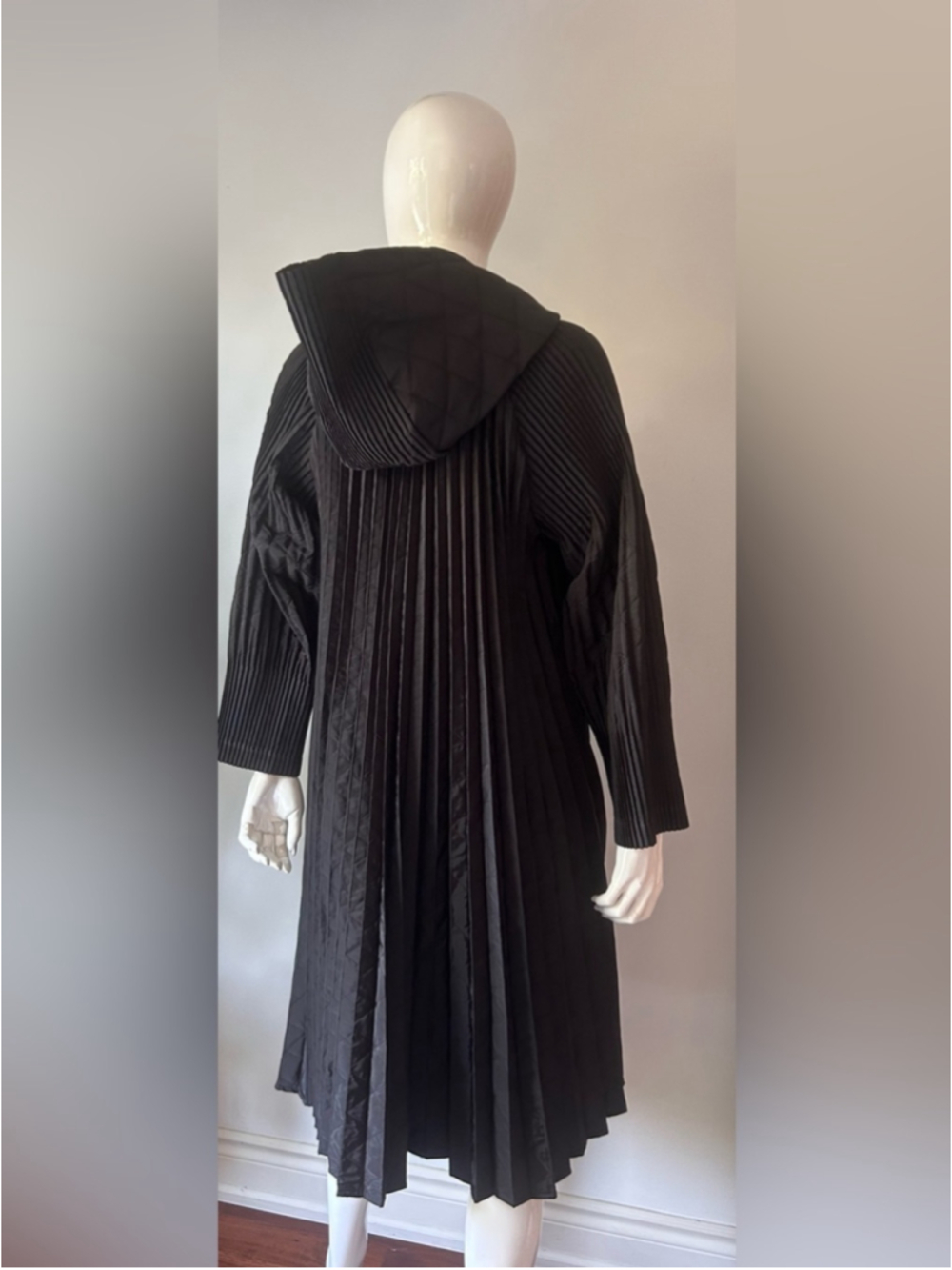 Pleated Hooded Swing Coat Black One Size - Picture 10 of 12